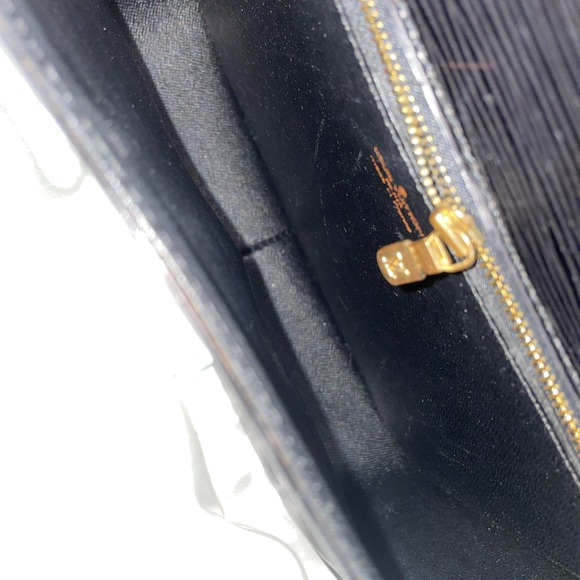 SOLD Louis Vuitton Epi St Cloud GM Crossbody - Picture 8 of 9